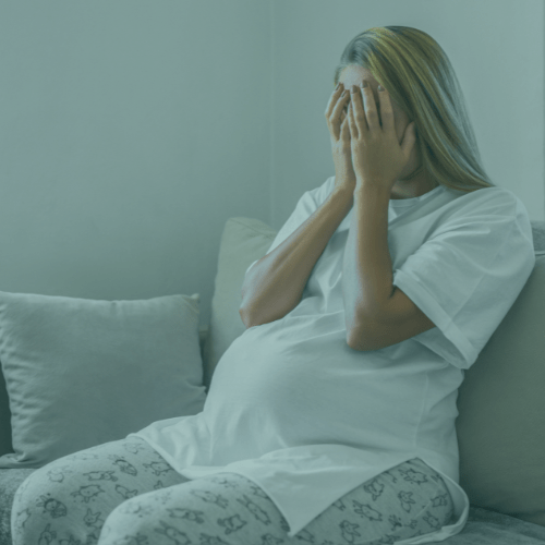 Santé mentale pendant la grossesse : pourquoi il est essentiel d&rsquo;en parler et de ne pas traverser ça seule